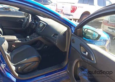 2015 Chrysler 200 S из США, поврежденный, VIN 1C3CCCDG2FN523243